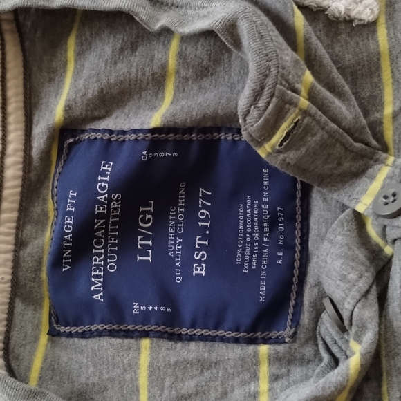 Shirt - Picture 3 of 5